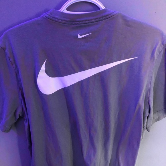 Nike SWOOSH Tee - Picture 2 of 2